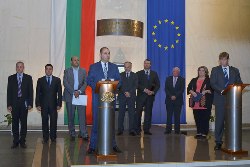 Министр Цветанов обсудил с дипломатами безопасность иностранныÑ
туристов в Болгарии Министр Цветанов обсудил с дипломатами безопасность иностранных туристов в Болгарии