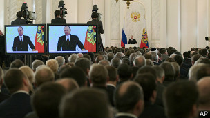 Путин в послании обличил аморальный интернационал
