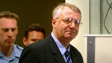 В Белграде сербские радикалы встречают с оркестром Воислава Шешеля