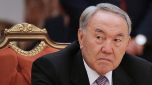 Казахстан поджигают за Россию и Китай