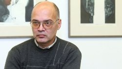 Тихомир Безлов: Каковы вероятные сценарии выхода из политического кризиса?