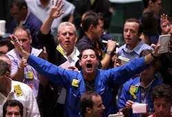 Биржи США растут на внутреннем и европейском позитиве