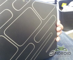 Просочились изображения планшета Intel Medfield