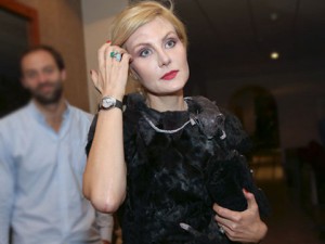 Рената Литвинова поразила платьем с крысами