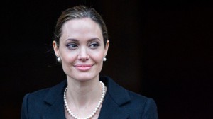 Анджелина Джоли удалила грудь