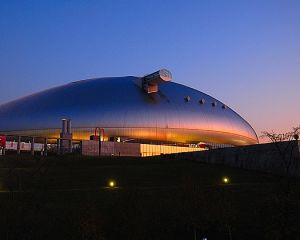 Здания в форме летающих тарелок